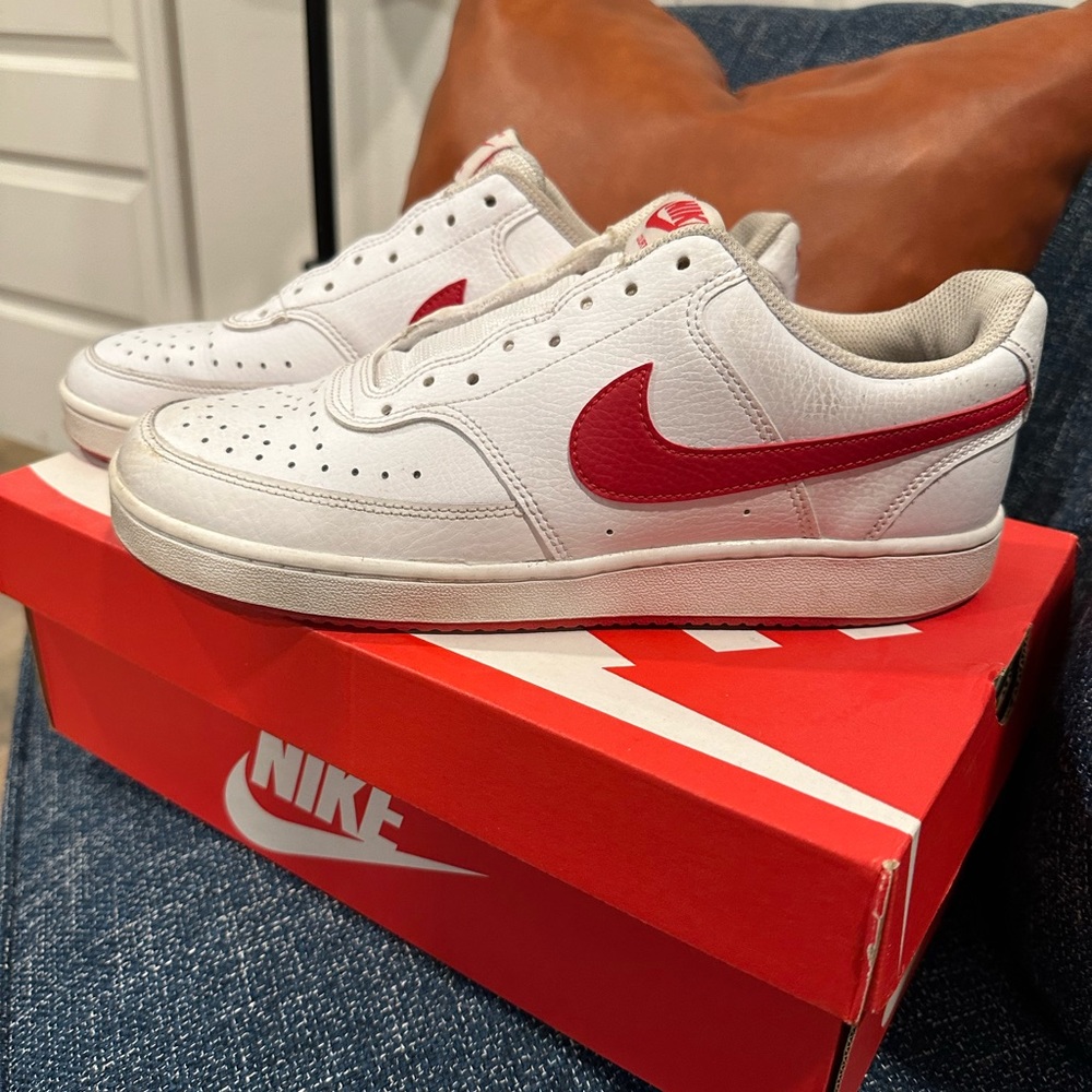 Nike Court Vision Low Mens Shoes Size 7.5 White Red - Picture 1 of 6